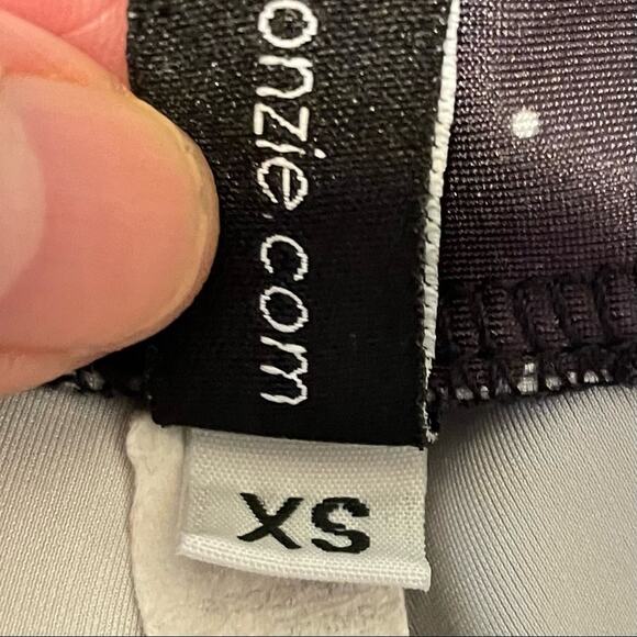 Onzie‎ Black White Dots Cropped Leggings XS - Picture 4 of 7